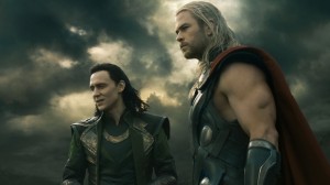 Thor et son frère Loki (Tom Hiddleston).