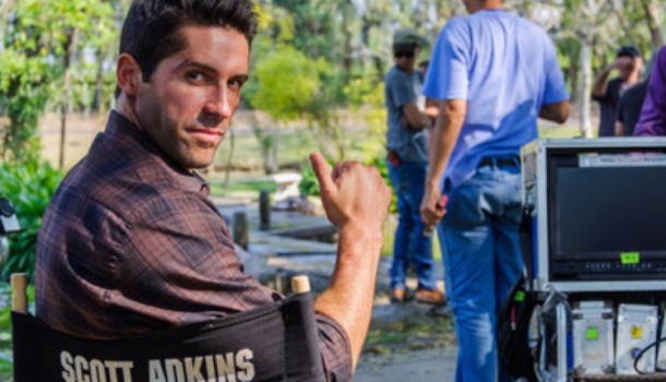 ENTRETIEN AVEC SCOTT ADKINS